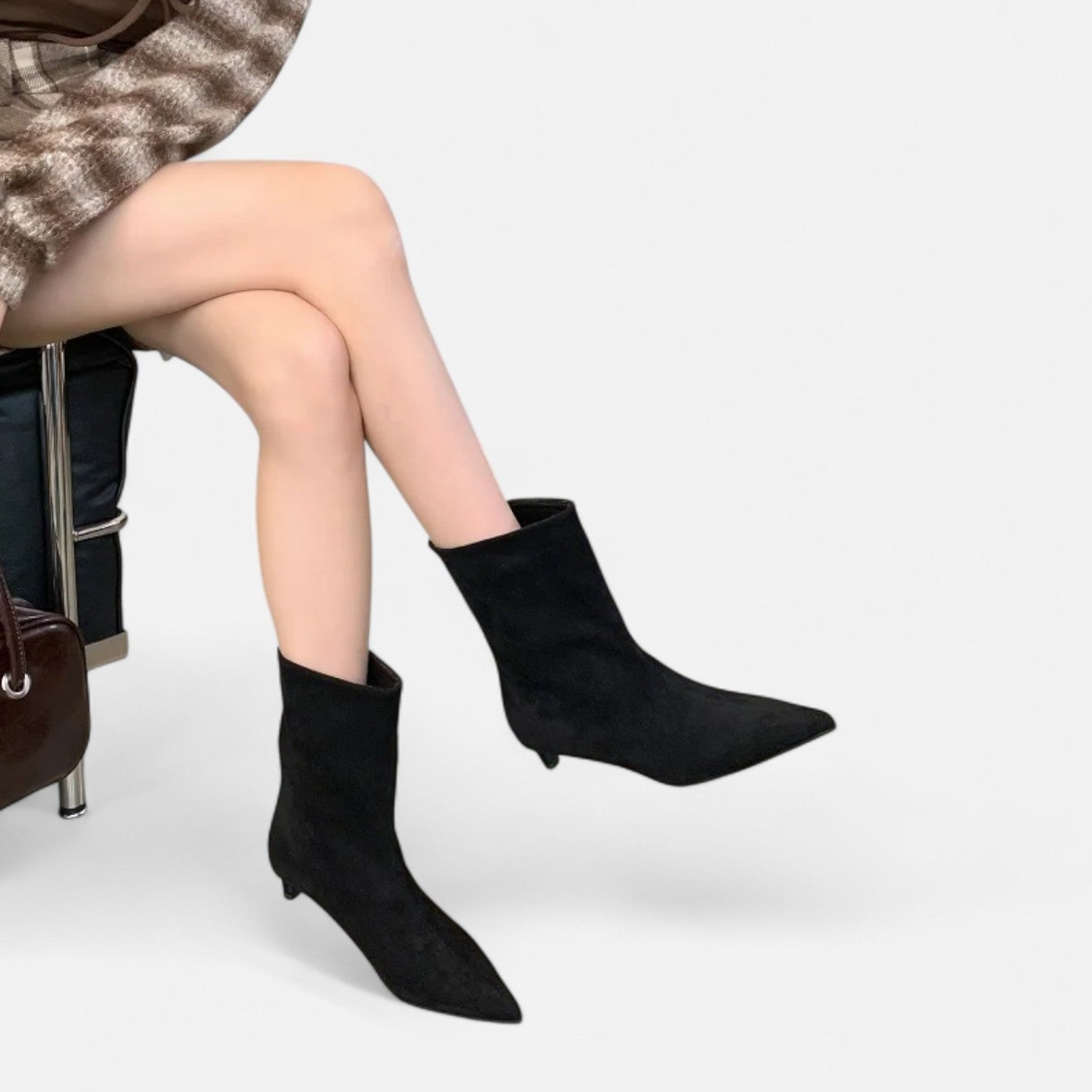 Masimon | Women’s White Pointed-Ankle Boot – Vintage Designer Style with Low Thin Heel