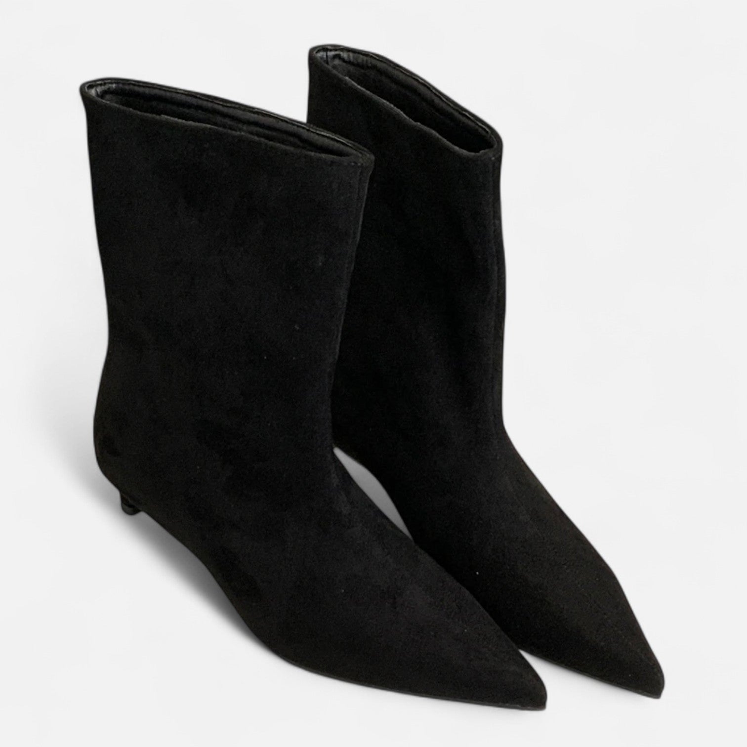 Masimon | Women’s White Pointed-Ankle Boot – Vintage Designer Style with Low Thin Heel